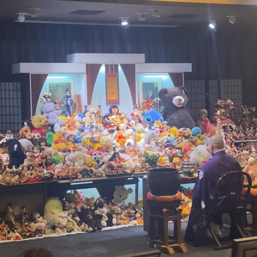 【開催報告】ぬいぐるみ・人形供養祭 in ファミリーホールまつさか